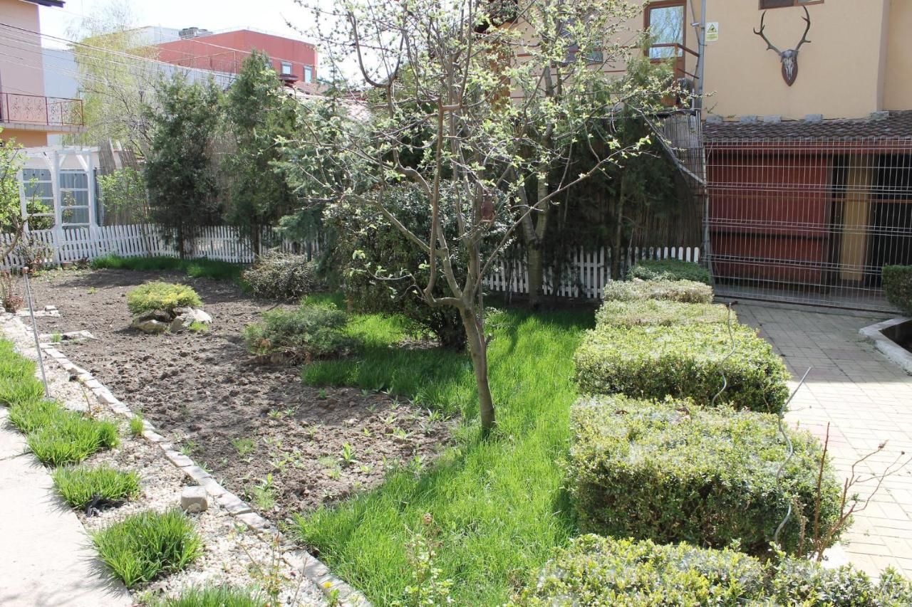 Гостевой дом Cristalex Villaverde Bucharest Бухарест-37
