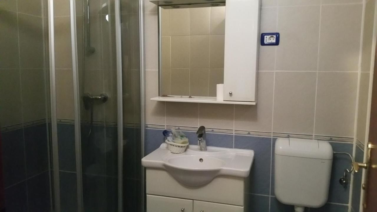 Гостевой дом Cristalex Villaverde Bucharest Бухарест-7
